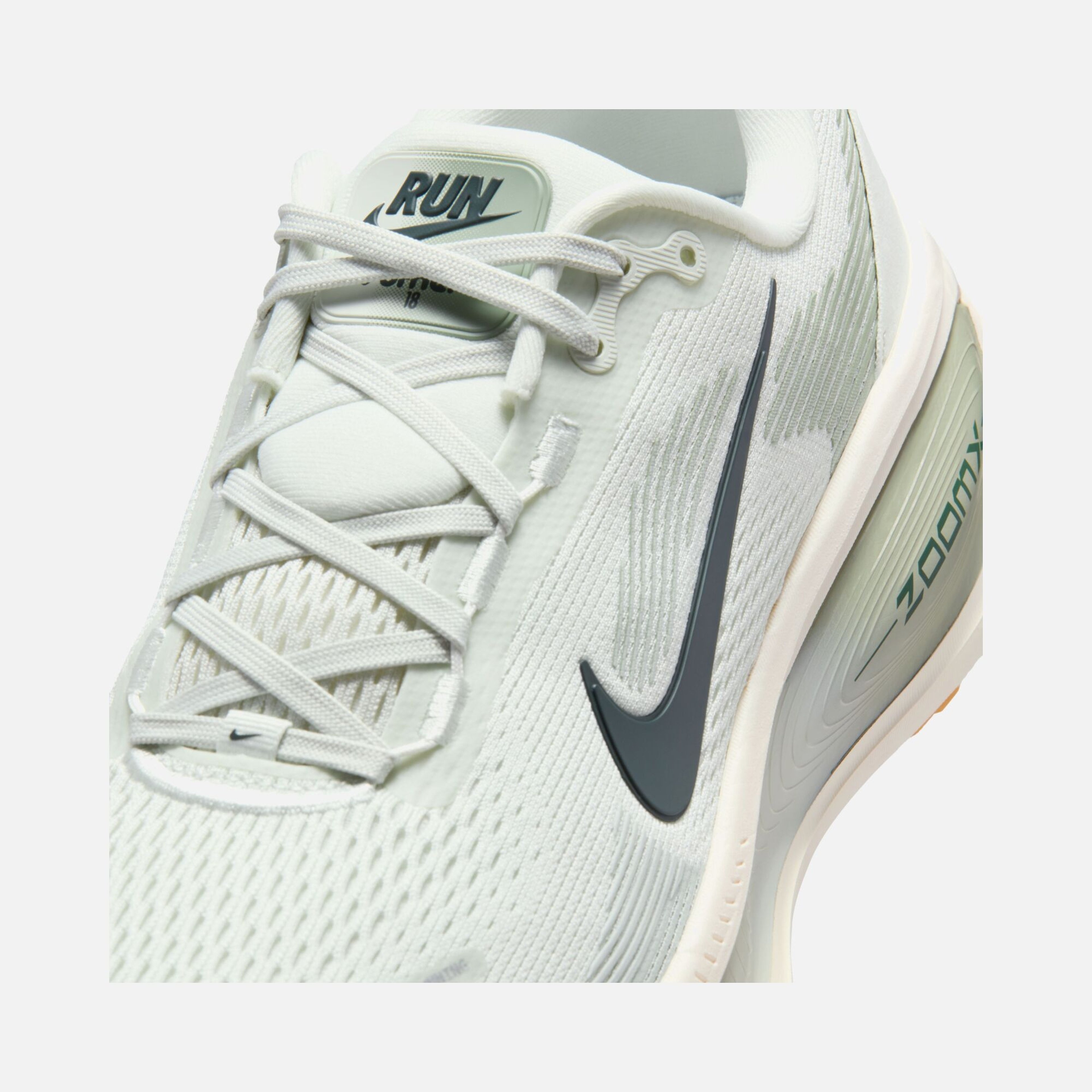 Nike Vomero 18 ZoomX Road Running Erkek Spor Ayakkabı
