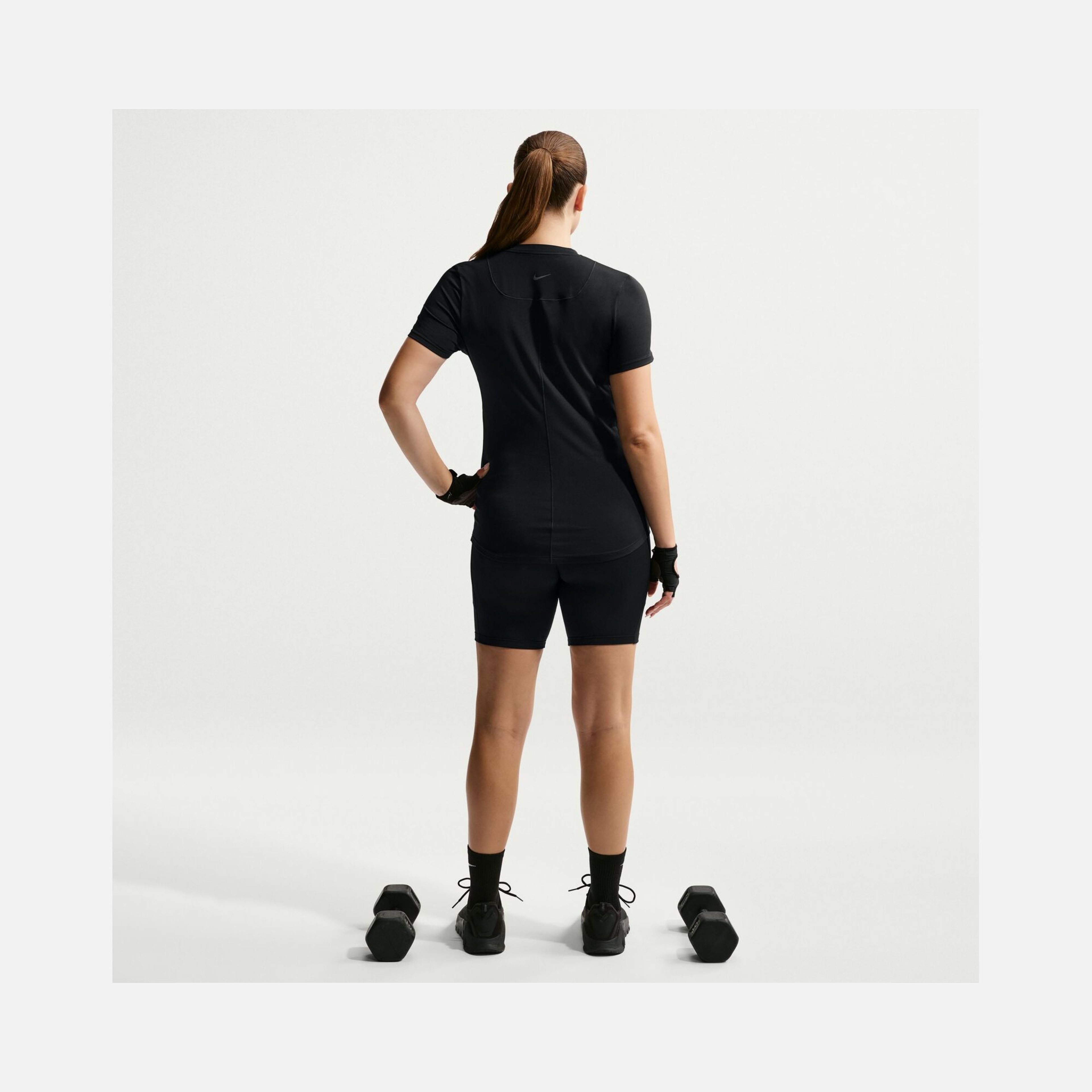 Nike One Dri-Fit High-Waisted 8" Biker With Pockets Training (Maternity) Kadın Şort