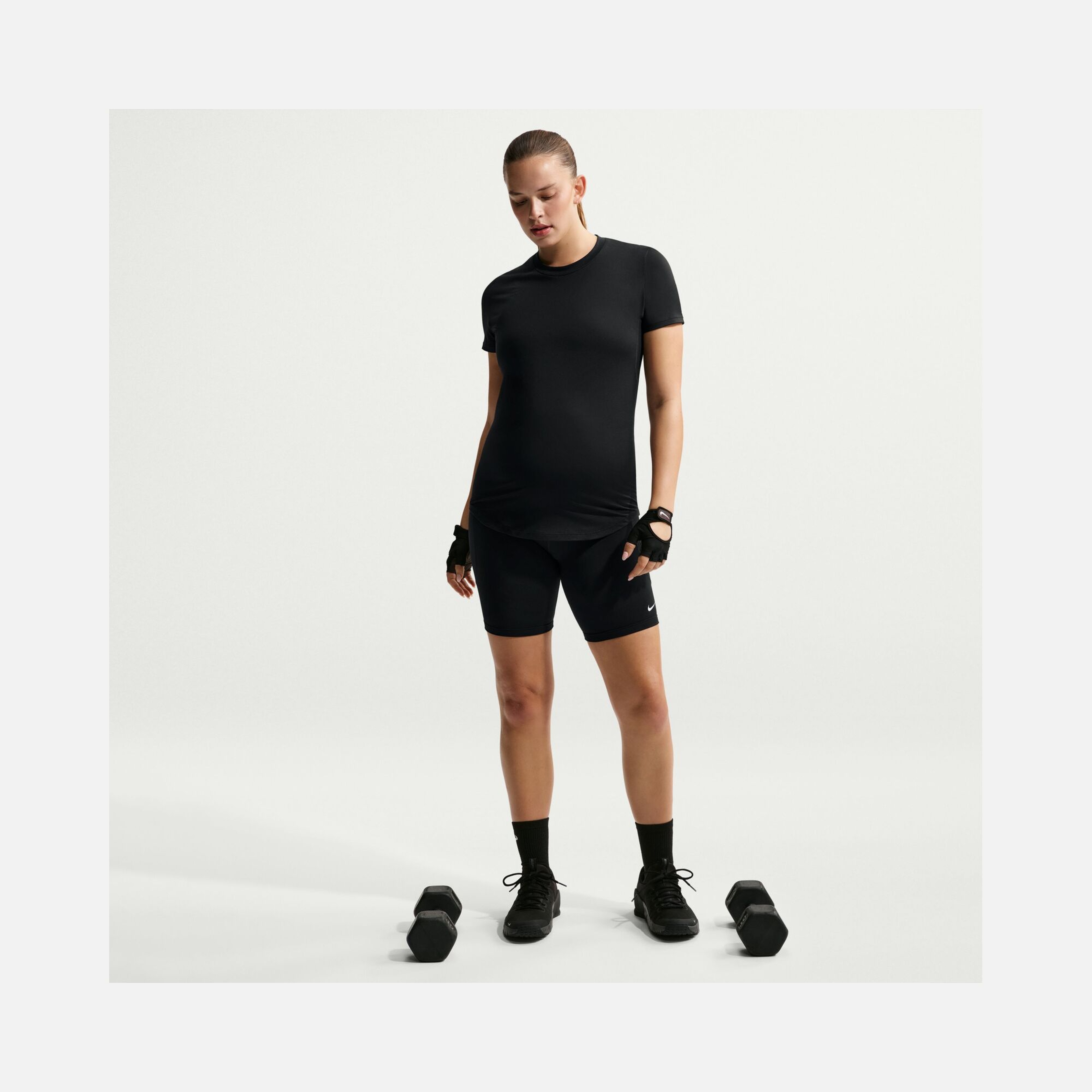Nike One Dri-Fit High-Waisted 8" Biker With Pockets Training (Maternity) Kadın Şort