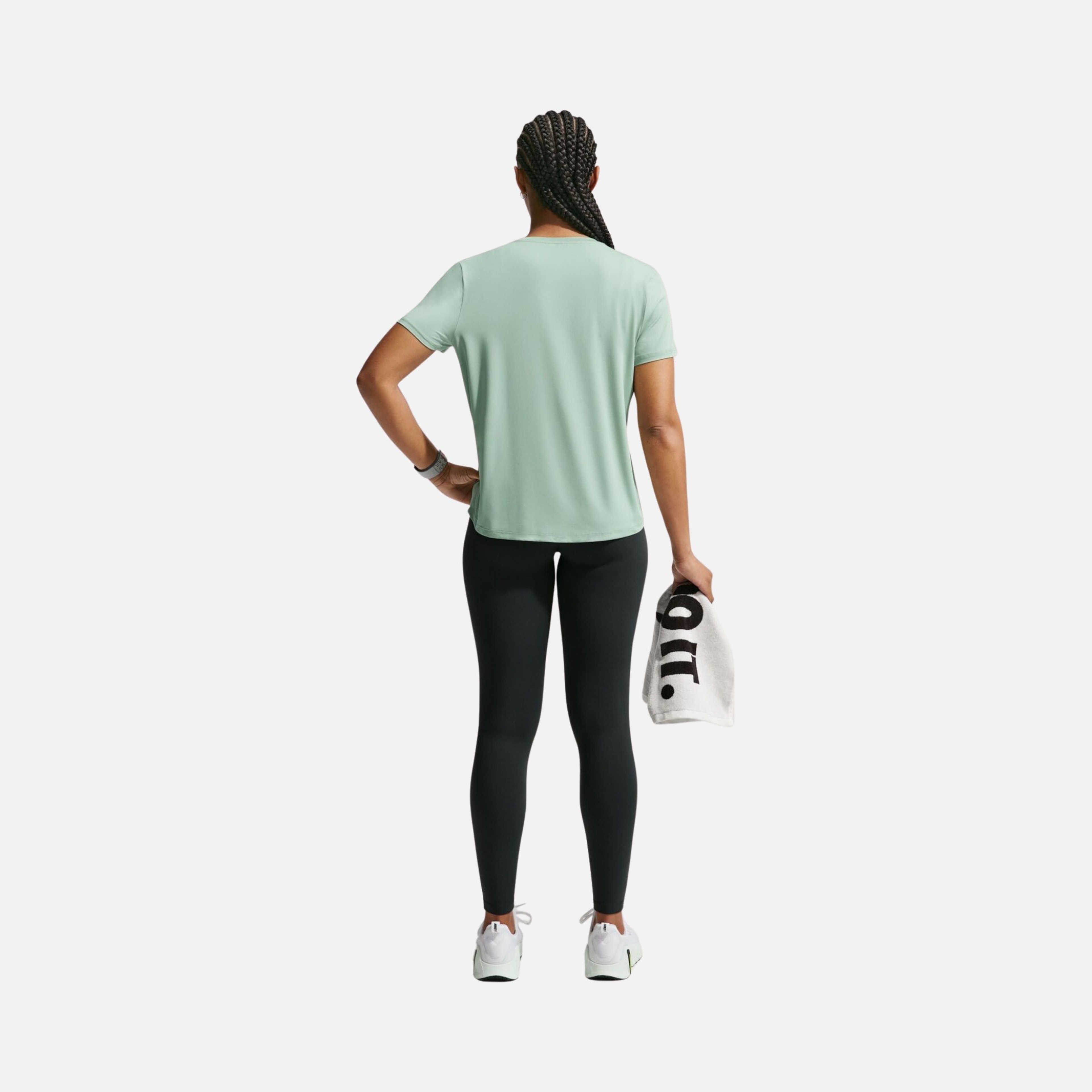 Nike One Classic Dri-Fit Short-Sleeve Training Kadın Tişört