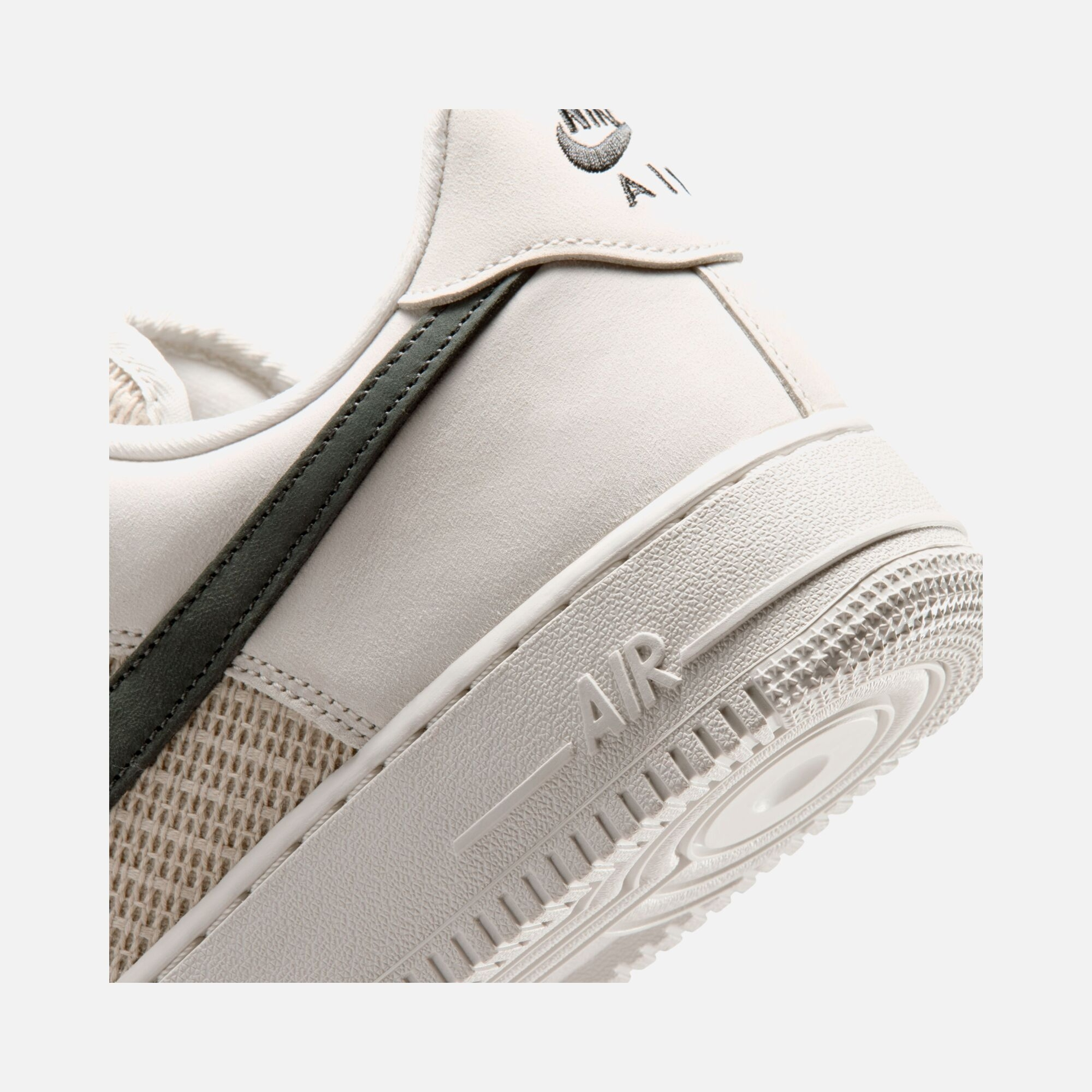 Nike Air Force 1 07 Lv8 SS26 Erkek Spor Ayakkabı