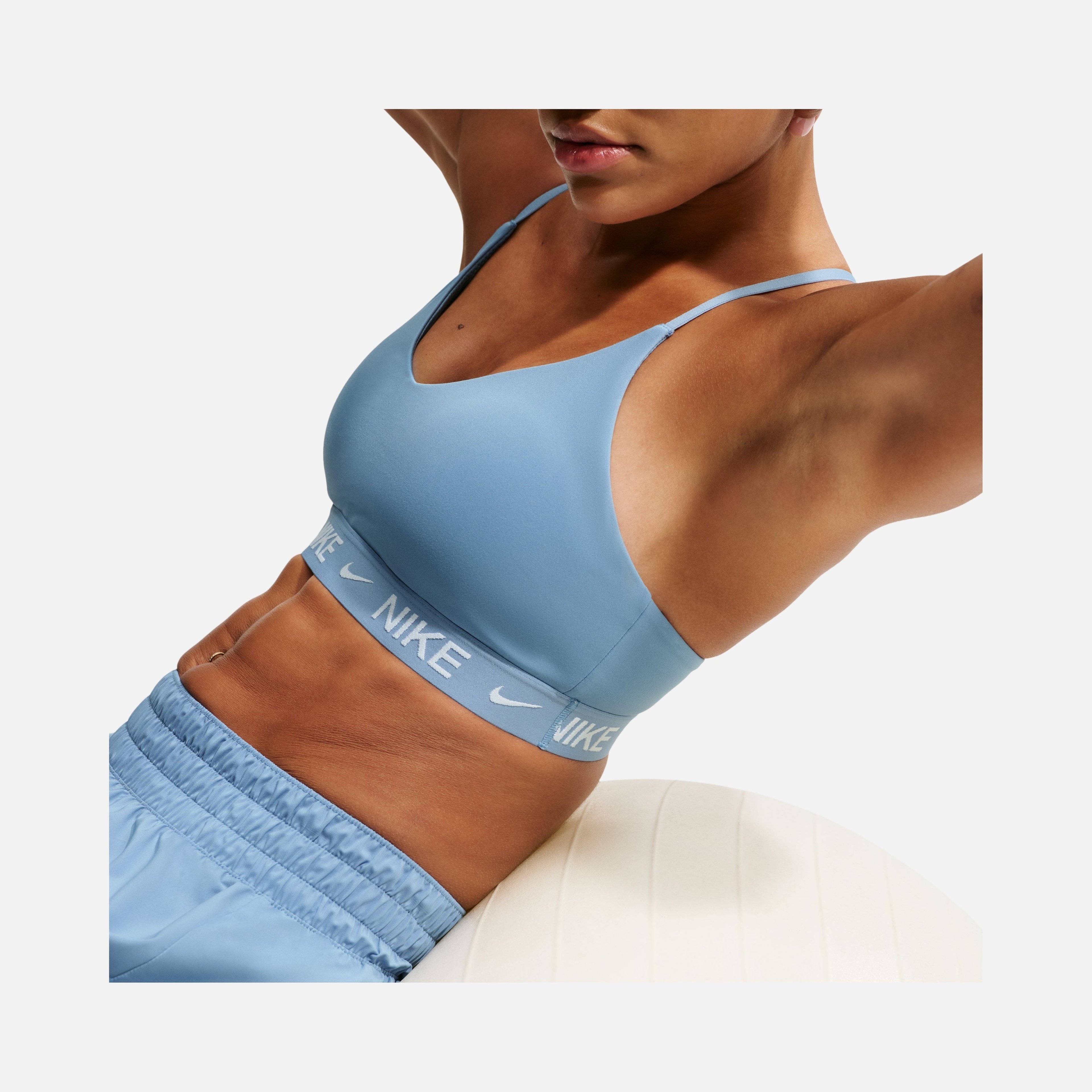Nike Indy Light-Support Padded Adjustable Training Sports Kadın Bra