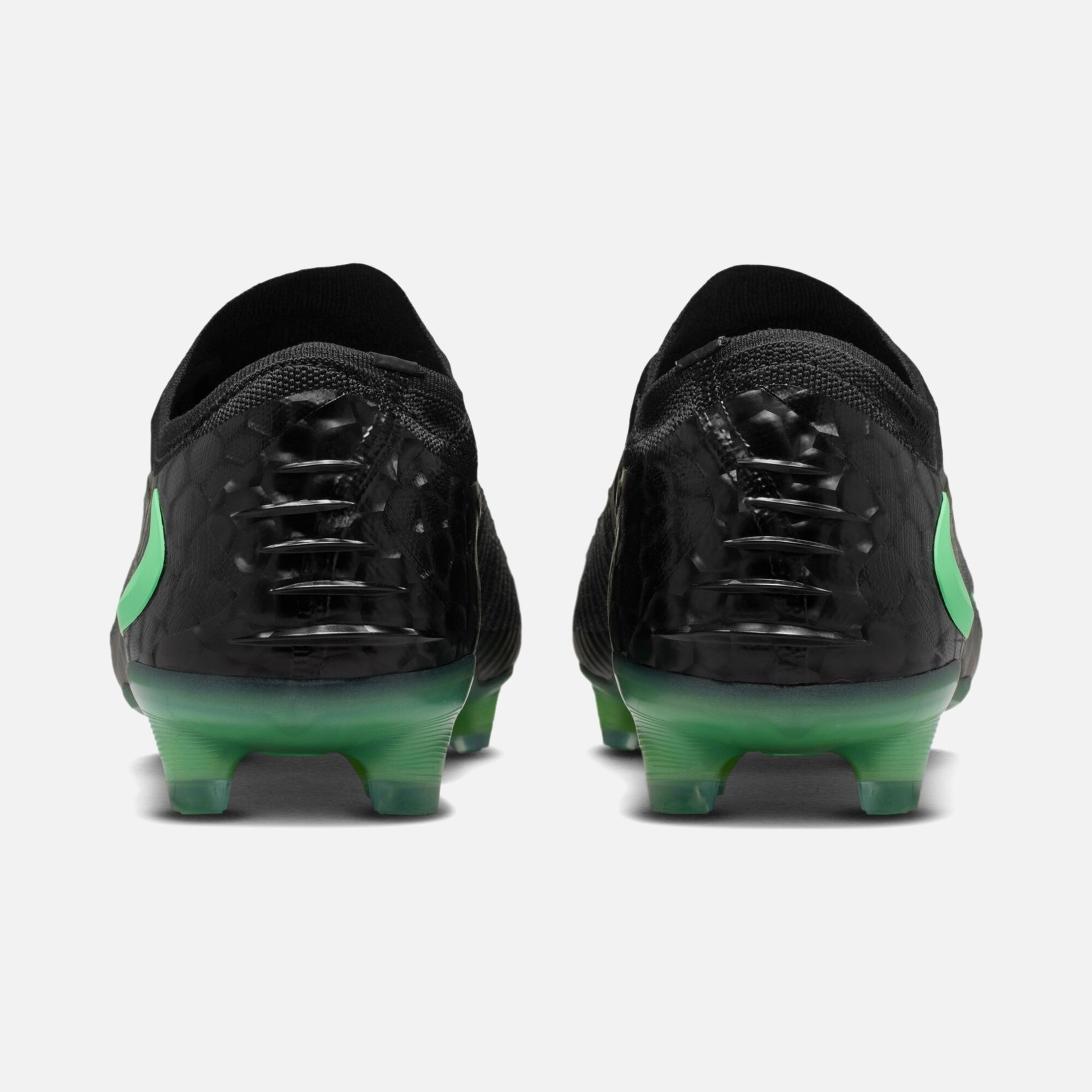 Nike Phantom 6 Low Elite Fg Erkek Krampon