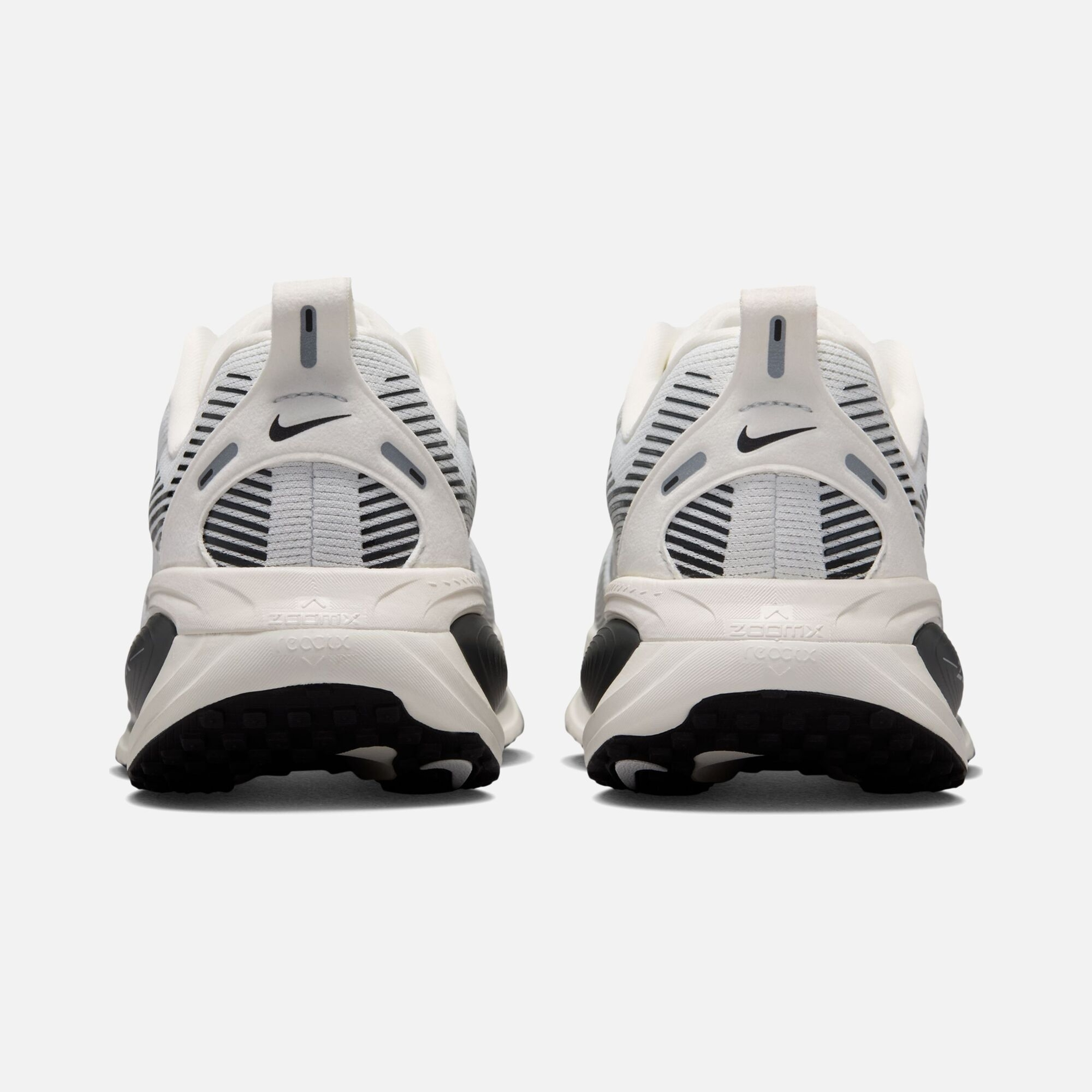 Nike Vomero 18 Ess W Kadın Koşu Ayakkabısı