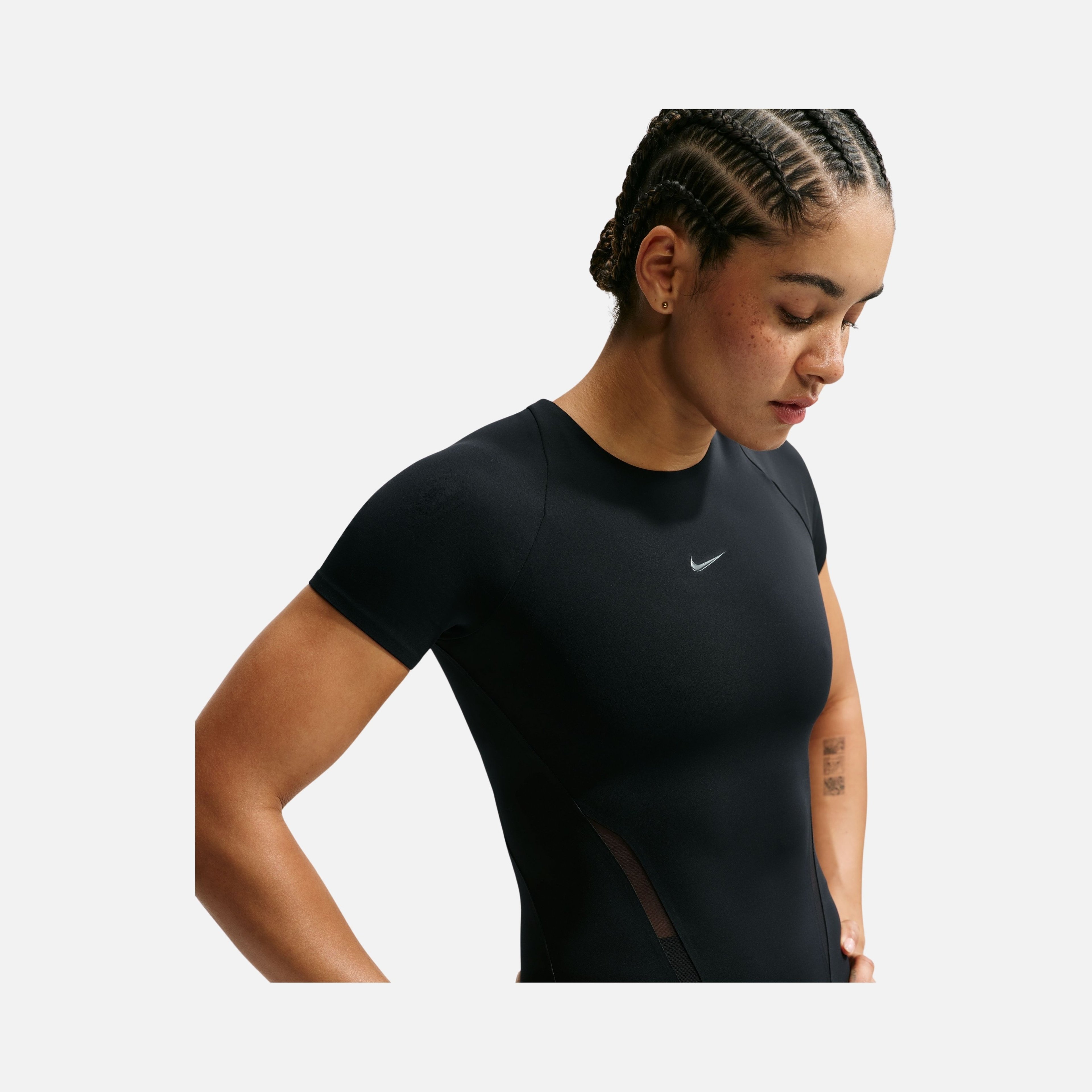 Nike Universa Dri-FIT Short-Sleeve Kadın Tişört
