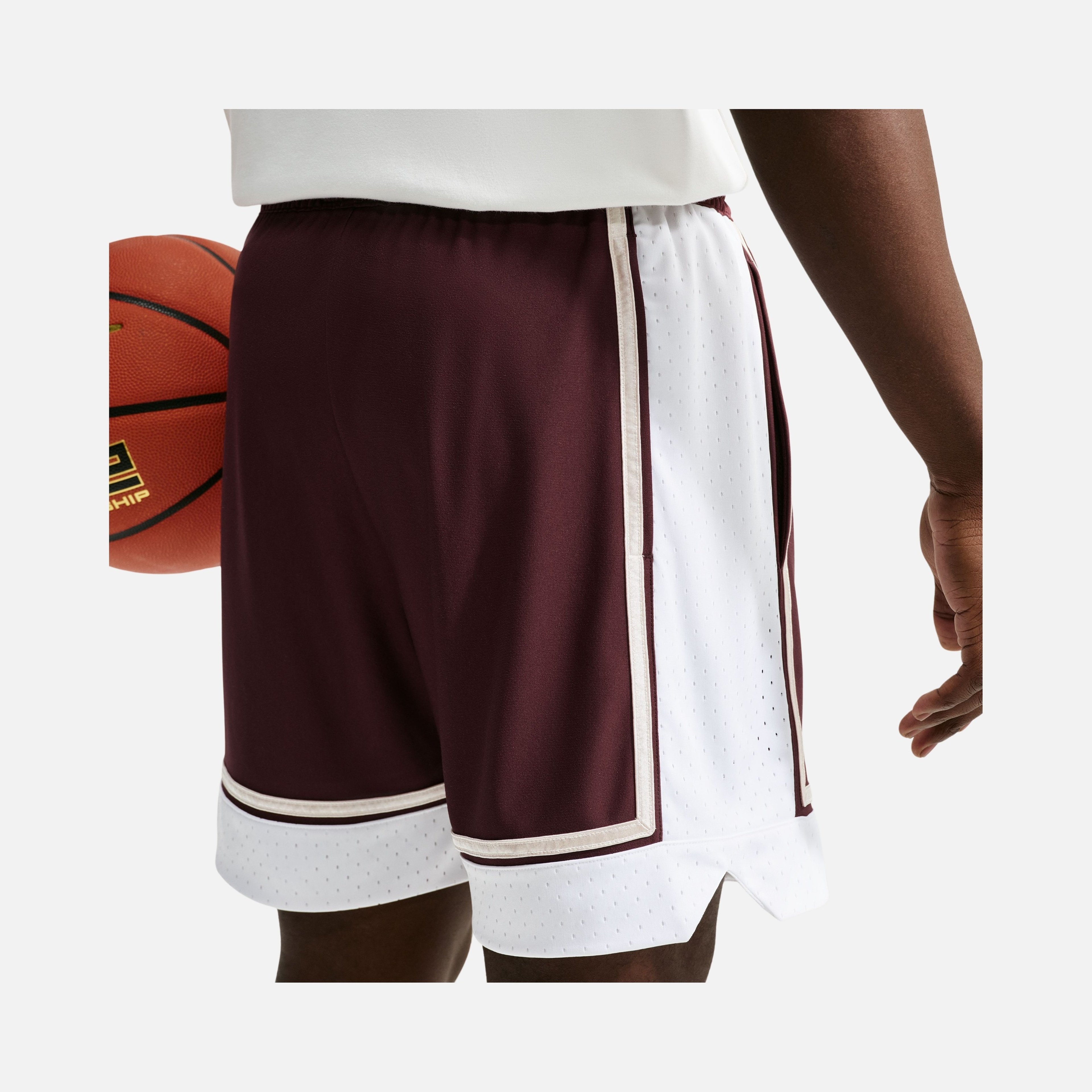 Nike Standard Issue Dri-FIT 15cm Erkek Şort