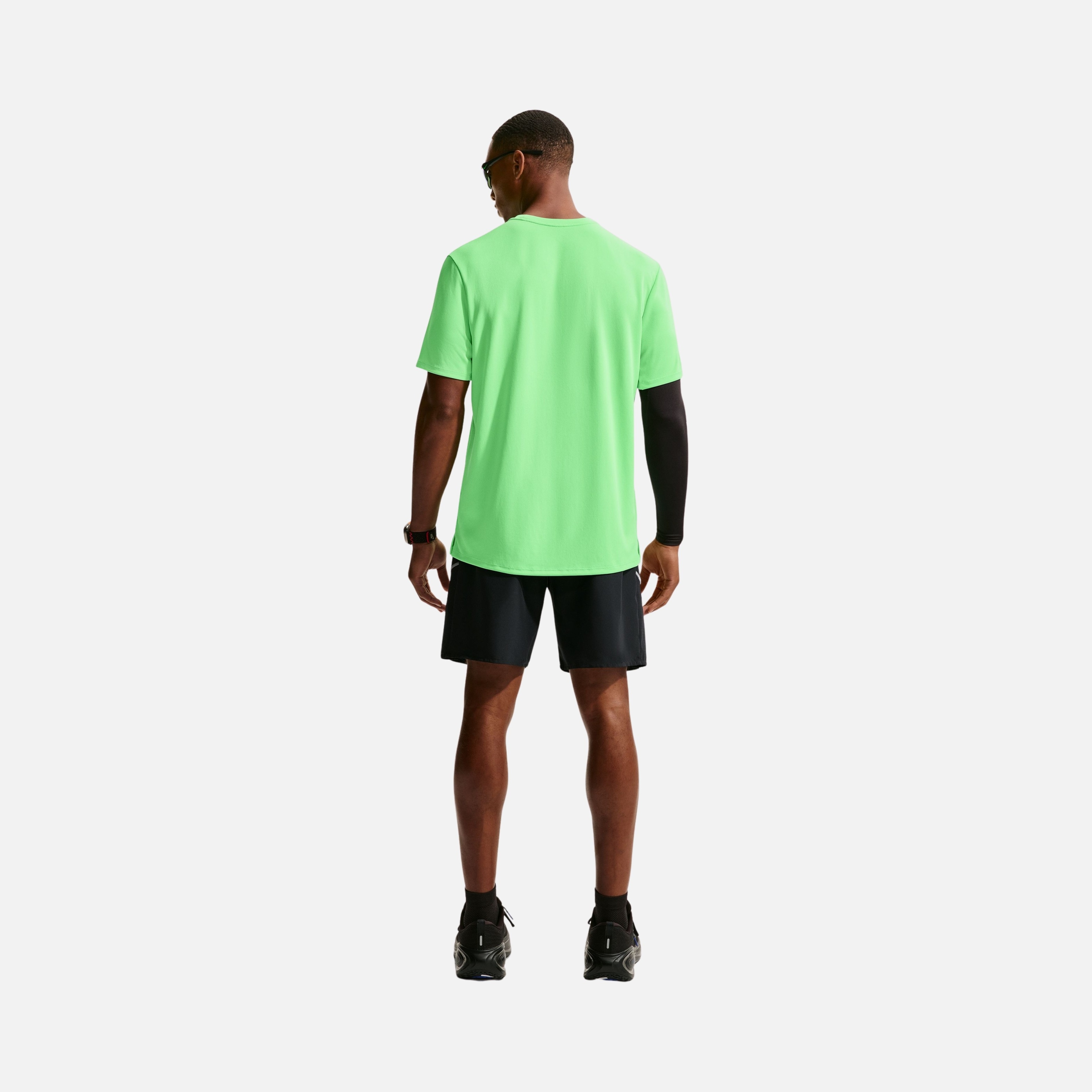 Nike Miler Dri-FIT UV-Protection Short-Sleeve Erkek Tişört