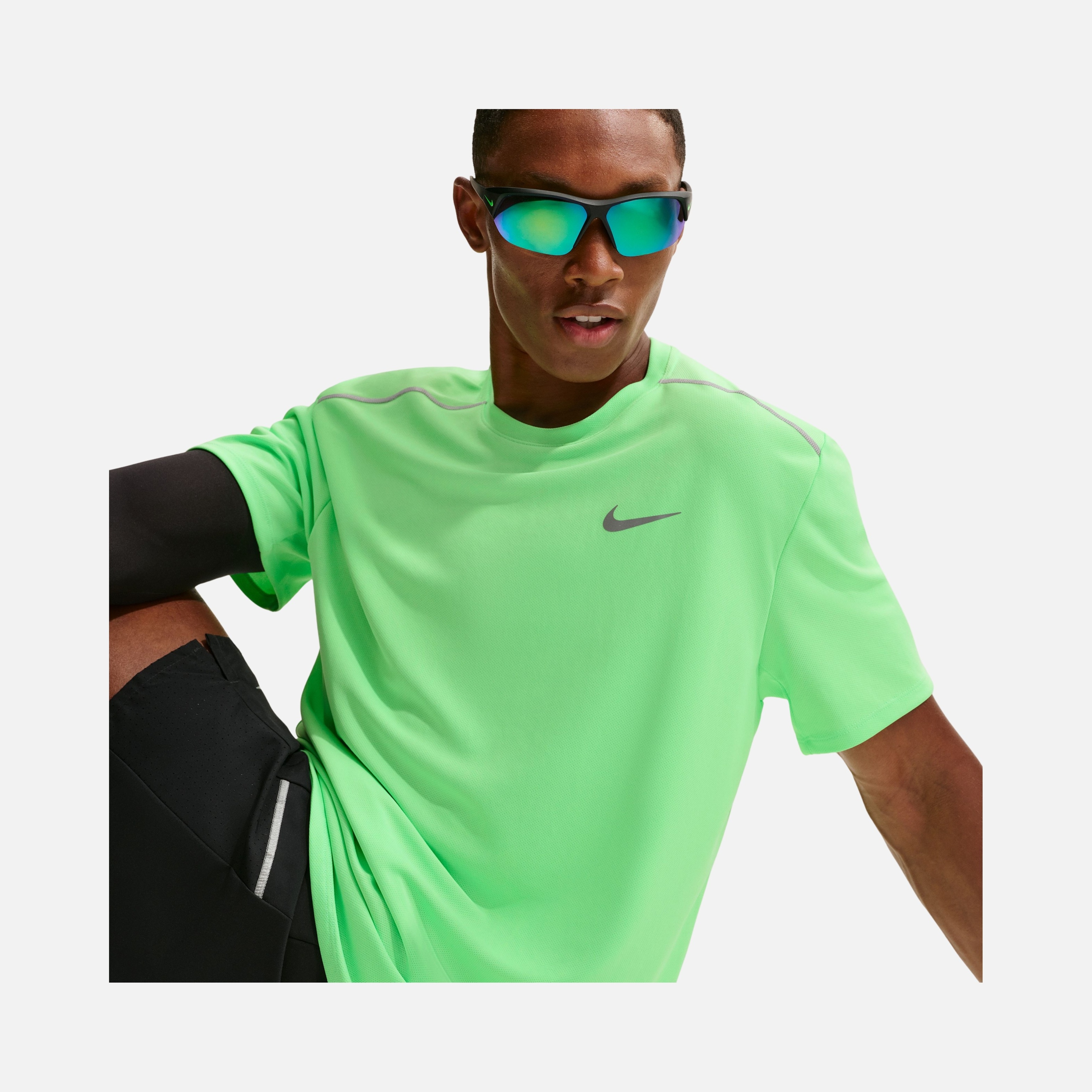 Nike Miler Dri-FIT UV-Protection Short-Sleeve Erkek Tişört