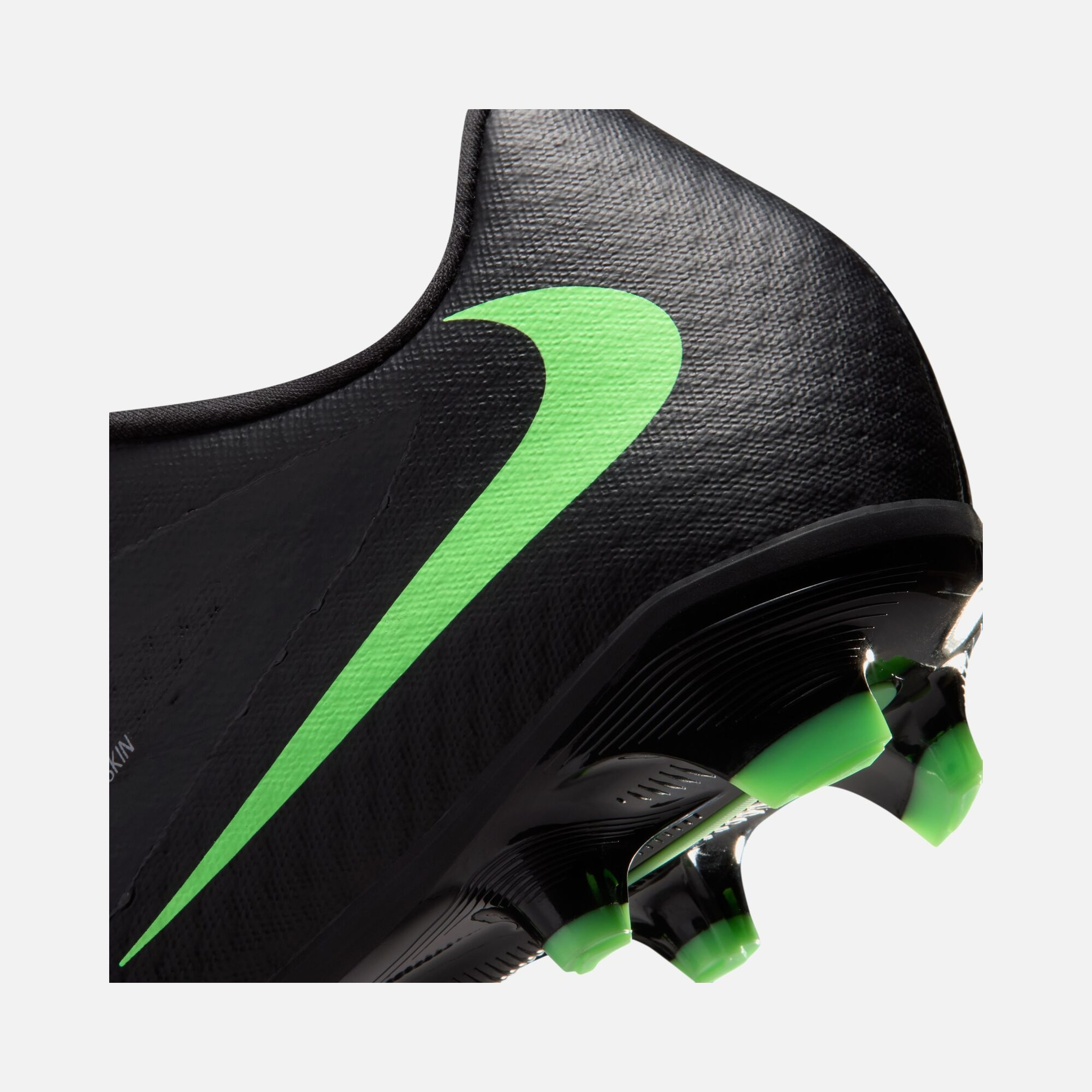 Nike Phantom 6 Low Academy Fg/Mg Erkek Krampon