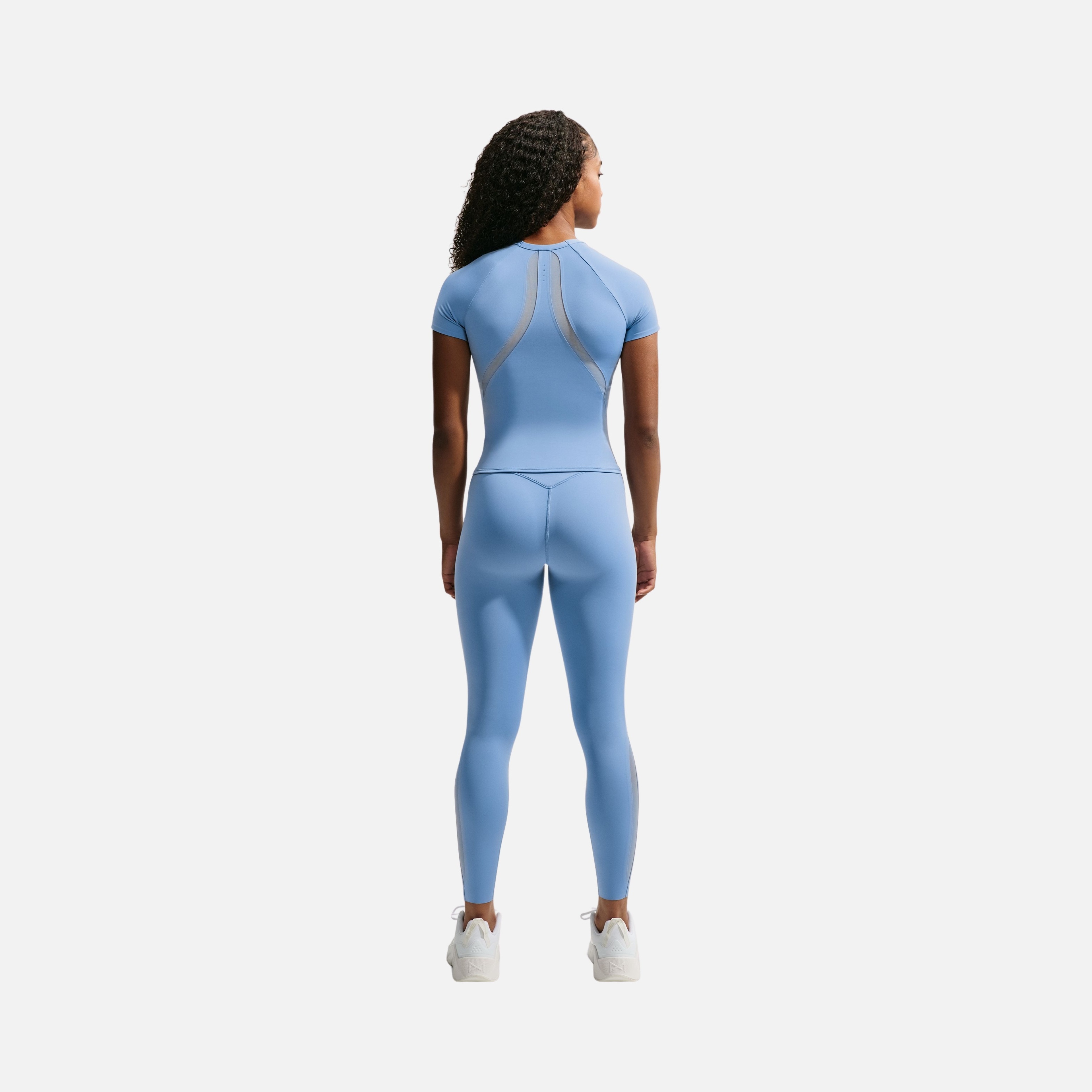 Nike Universa Dri-FIT Short-Sleeve Kadın Tişört