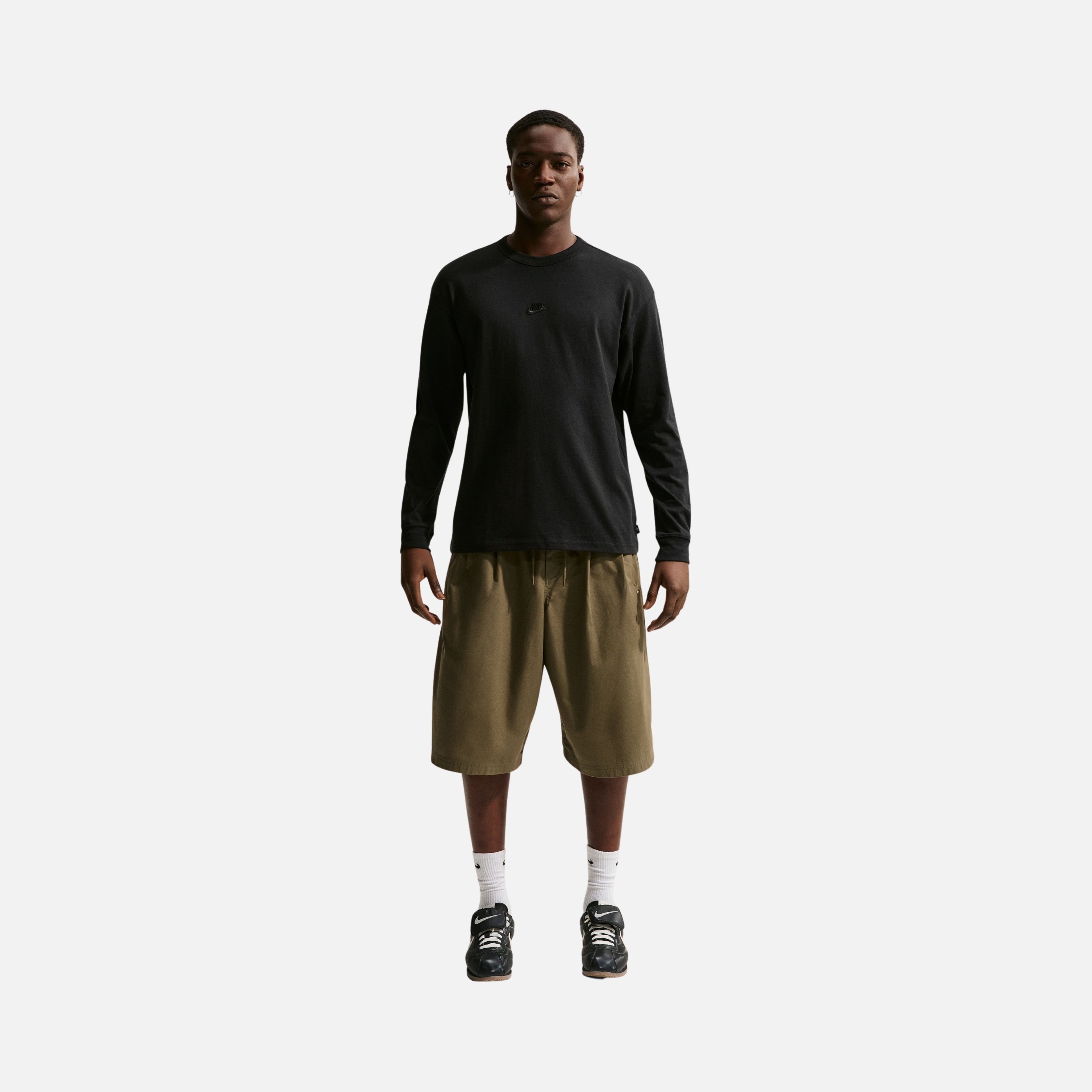Nike Sportswear Loose Fit Long-Sleeve Premium Essentials Erkek Tişört