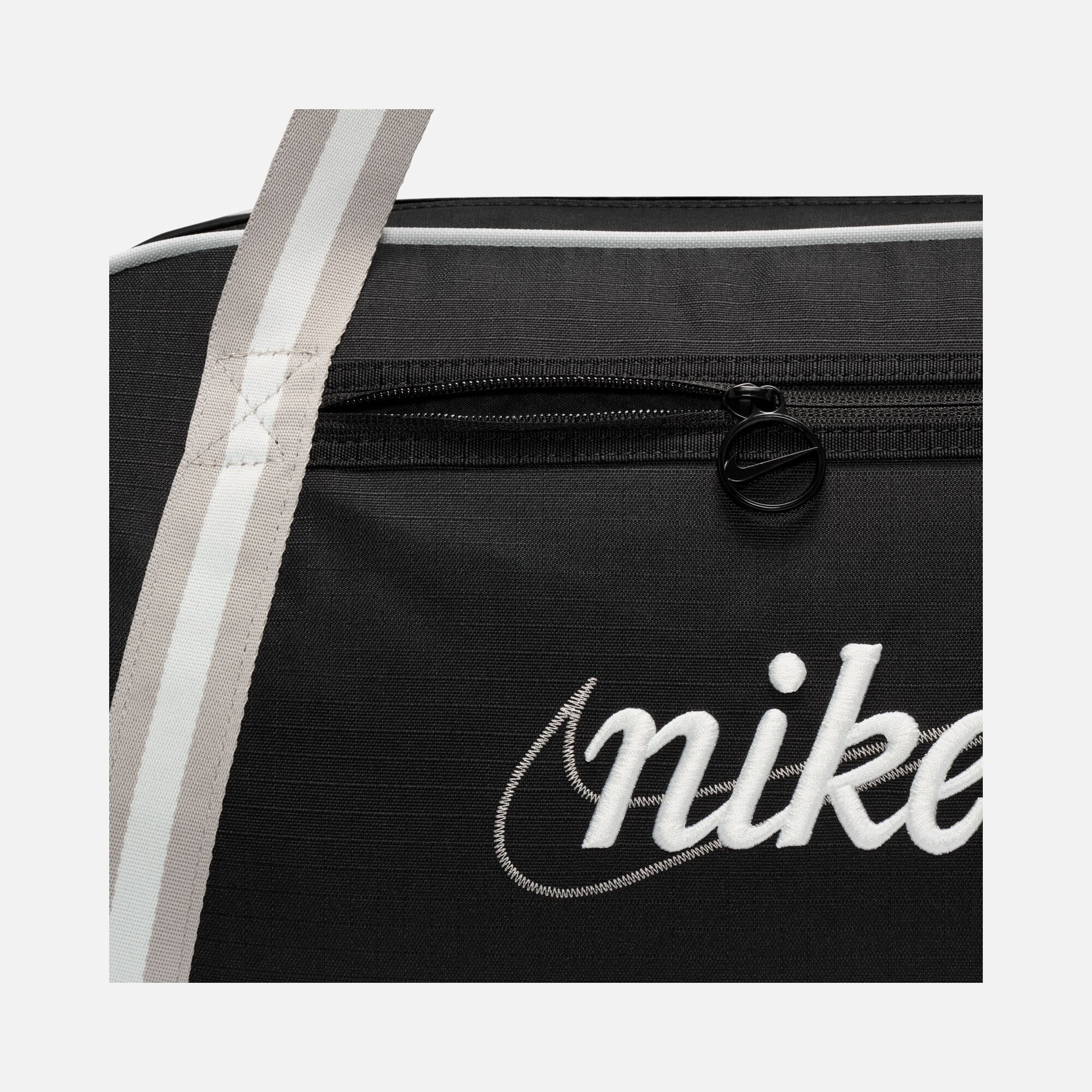 Nike Gym Club Retro Training (24 L) Kadın Spor Çantası