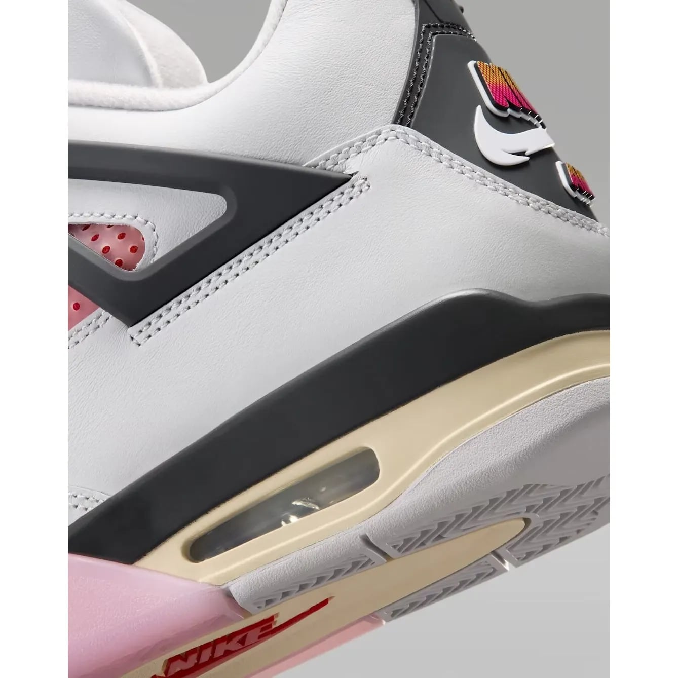 Nike Air Jordan 4 Retro "Comic" Erkek Spor Ayakkabı