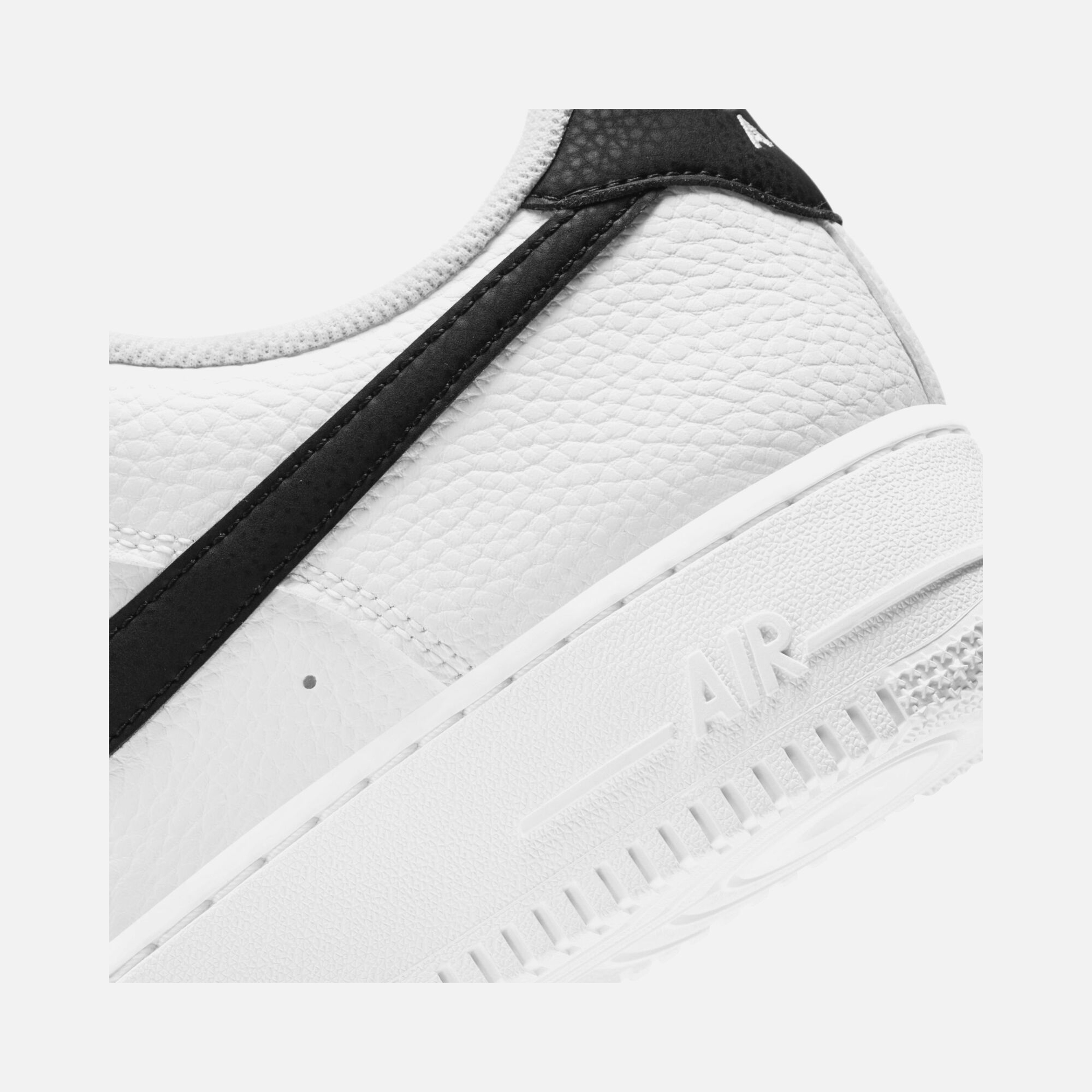 Nike Air Force 1 '07 Erkek Spor Ayakkabı