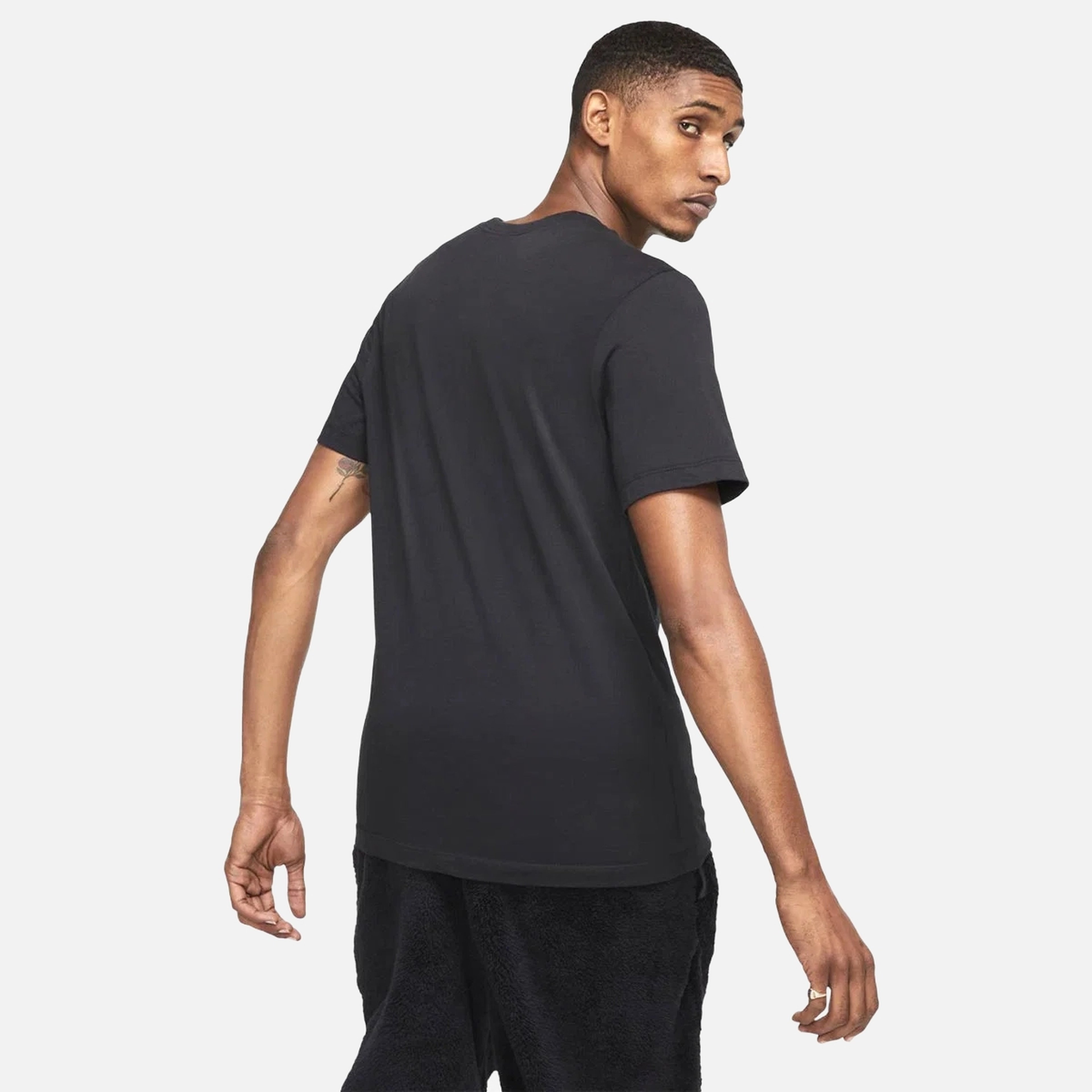 Nike Sportswear Club Erkek Tişört