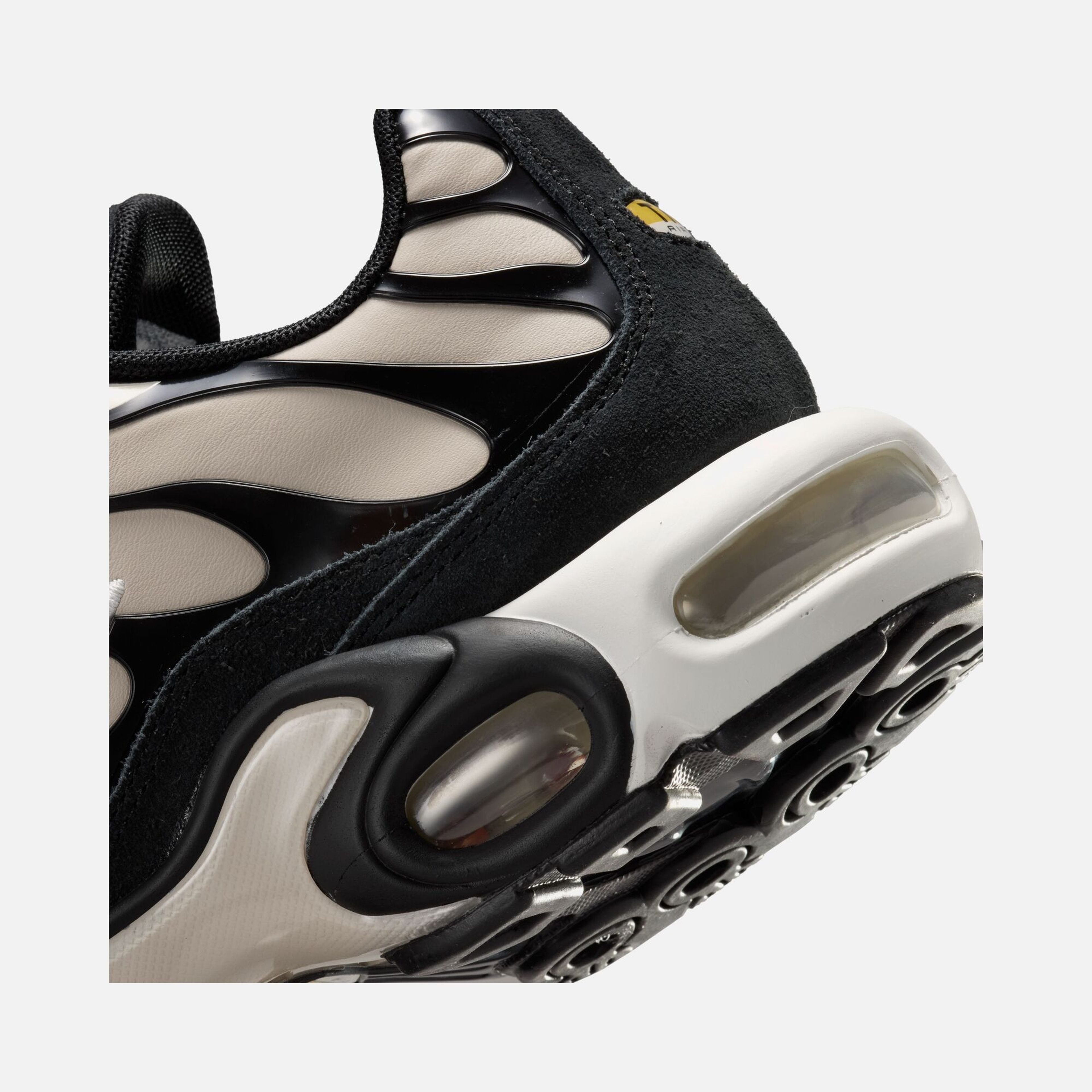 Nike Air Max Plus Suede Kadın Spor Ayakkabı