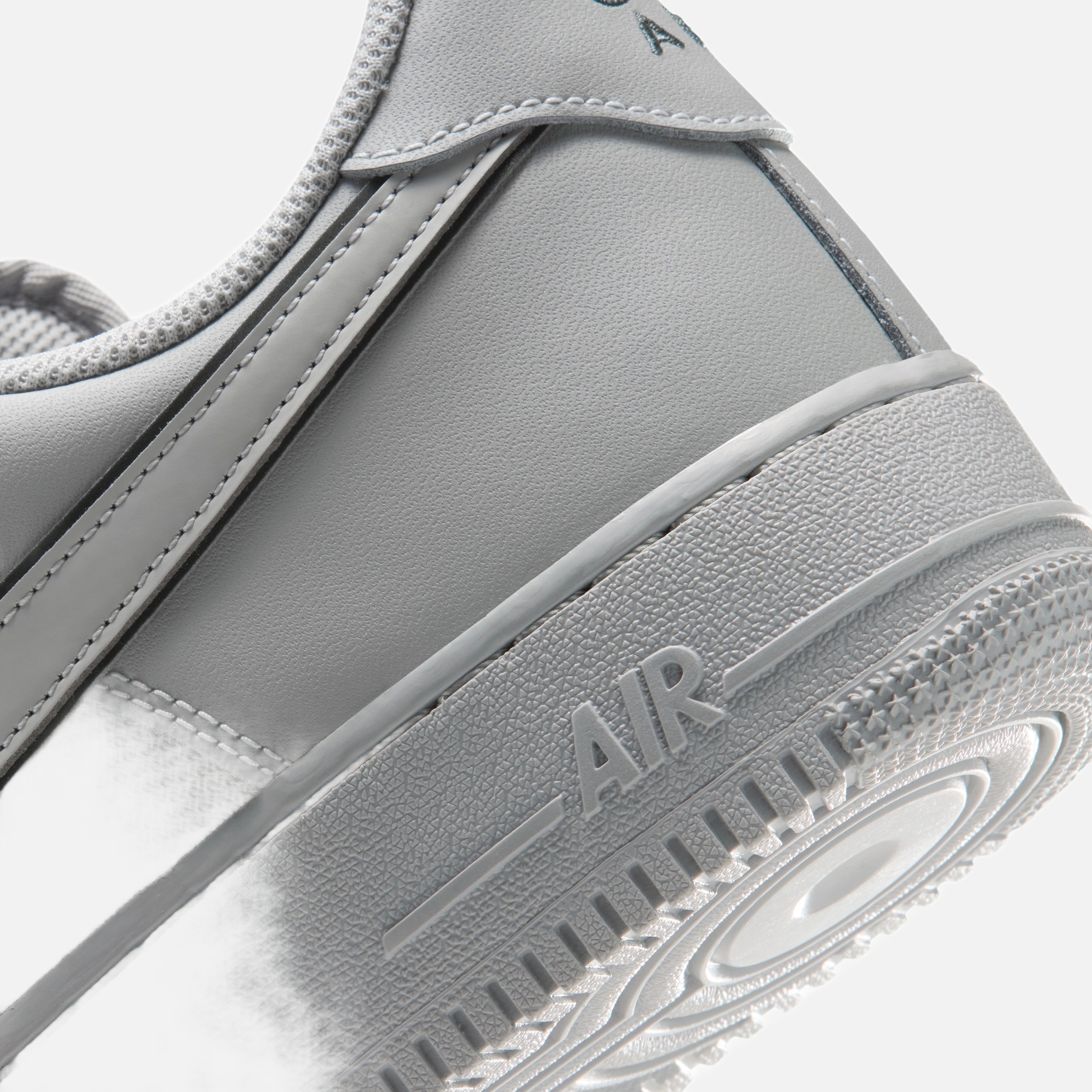 Nike Air Force 1 '07 Low LV8 Tech Erkek Spor Ayakkabı