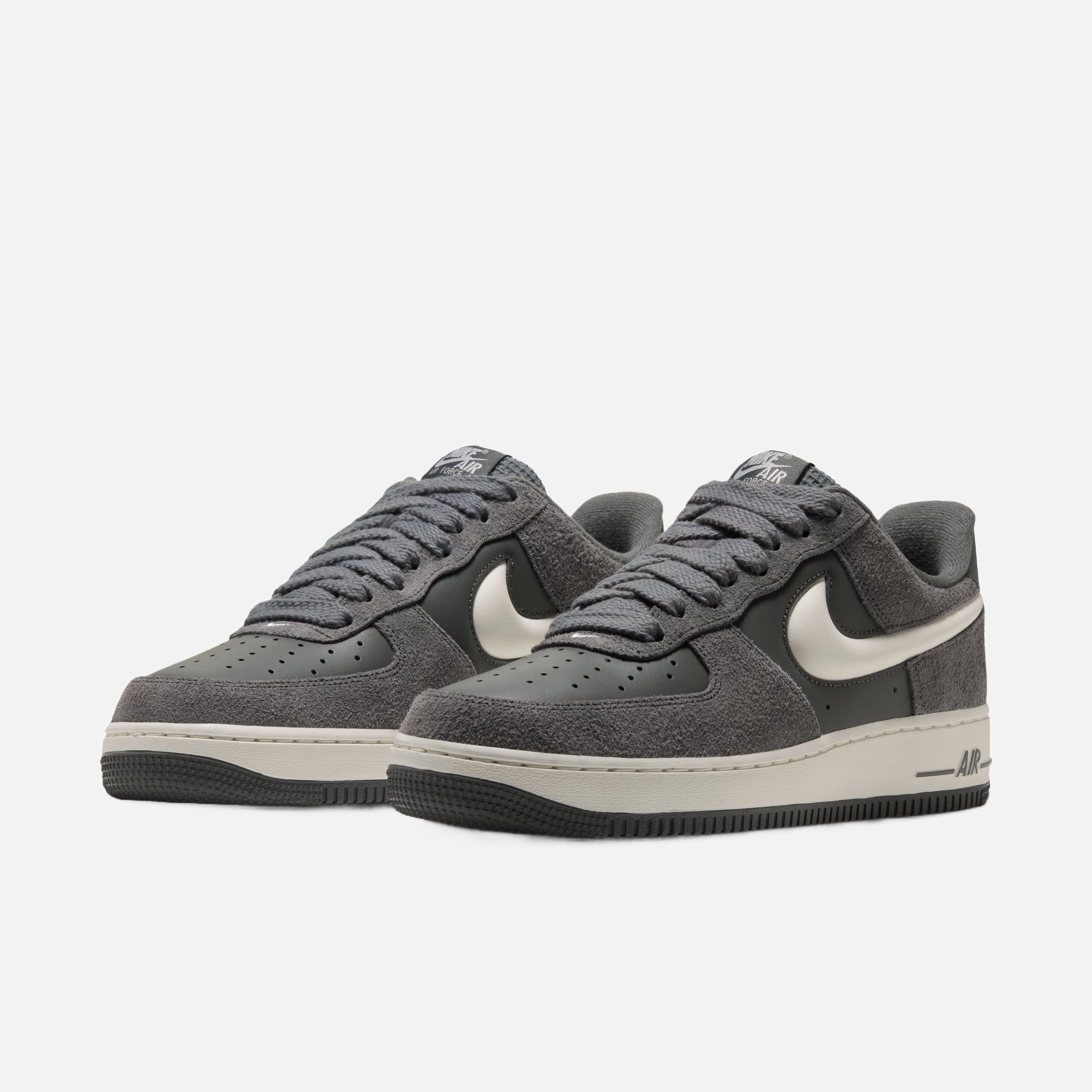 Nike Air Force 1 '07 LV8 Erkek Spor Ayakkabı