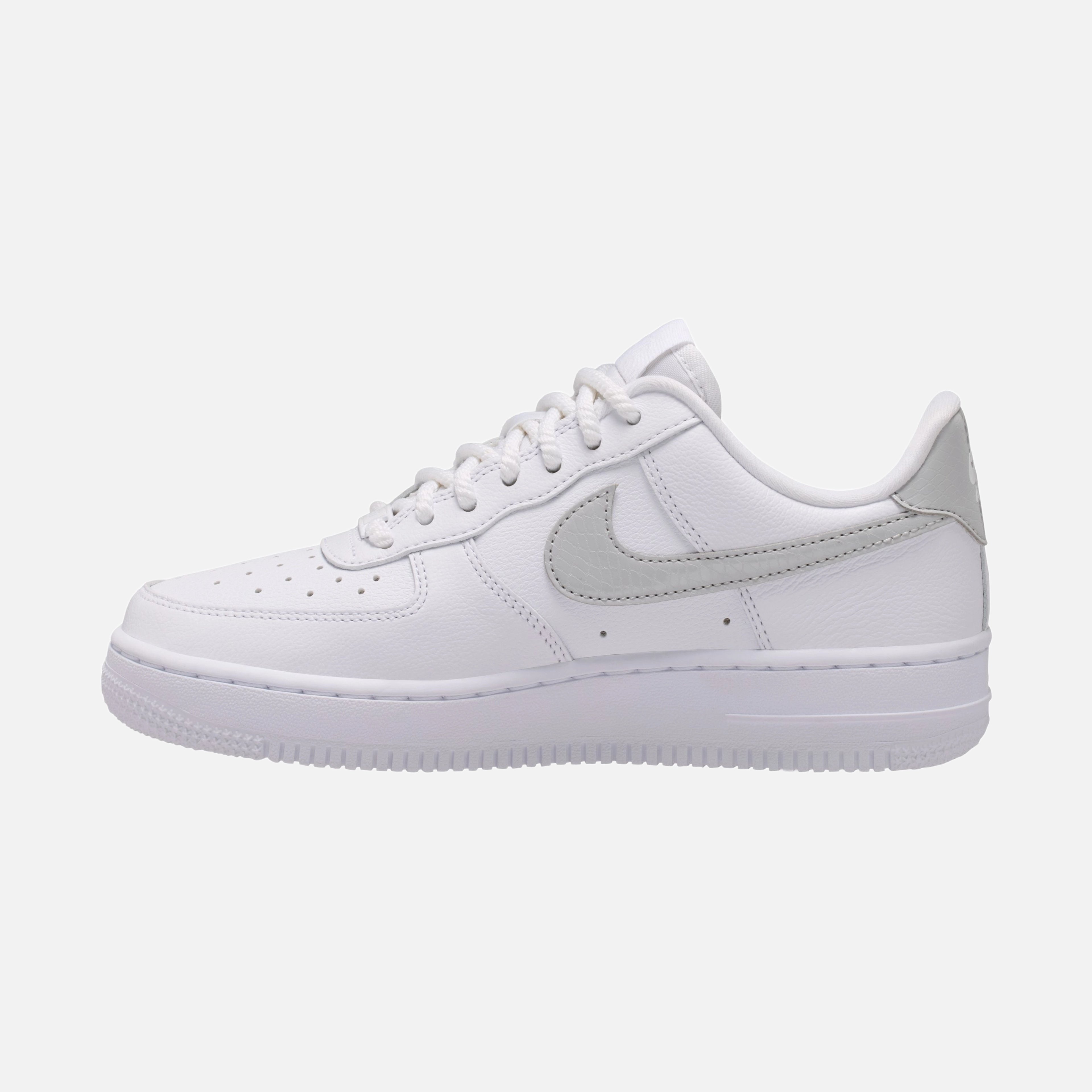 Nike Air Force 1 '07 Kadın Spor Ayakkabı