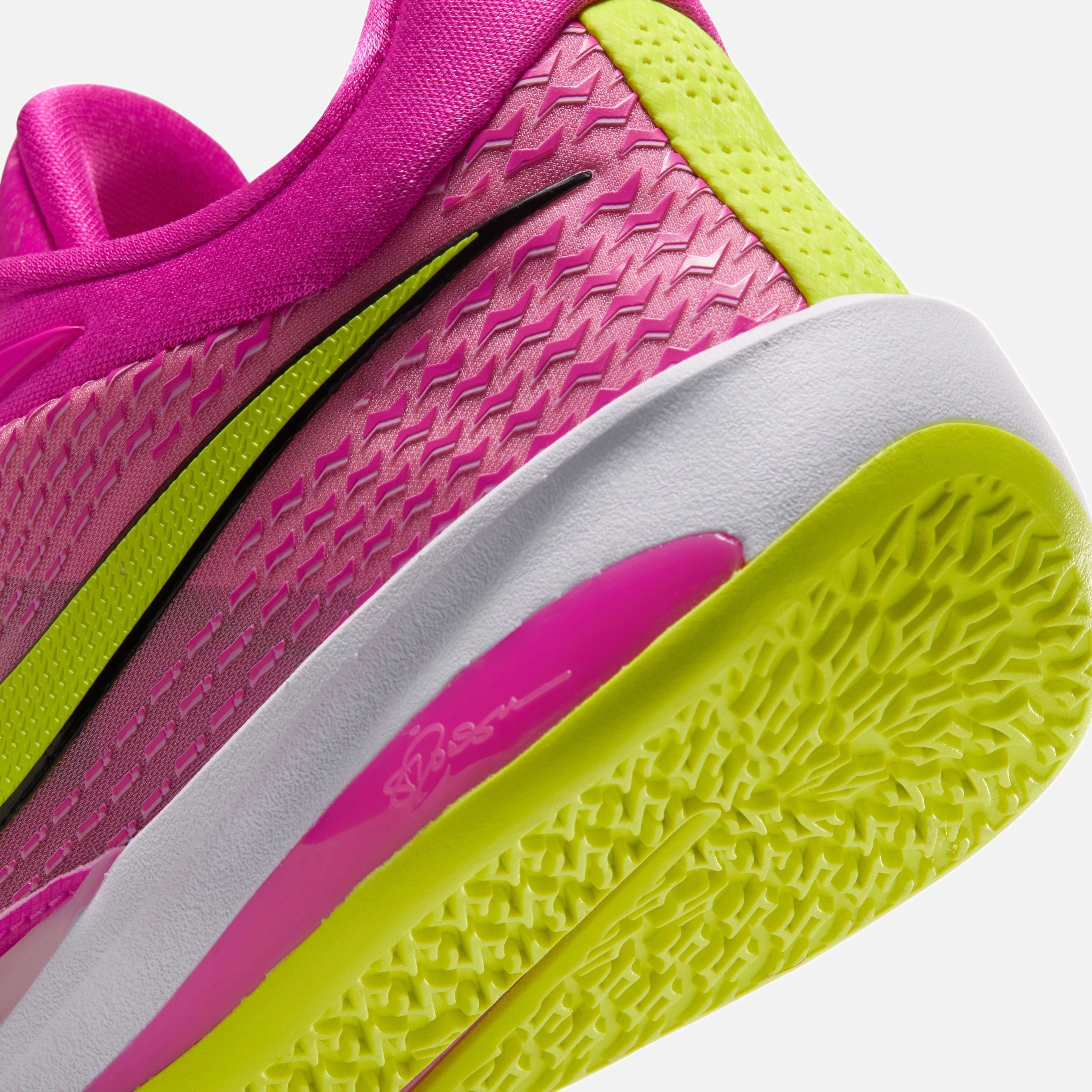 Nike Sabrina 4 'Desert Pink' Kadın Basketbol Ayakkabı