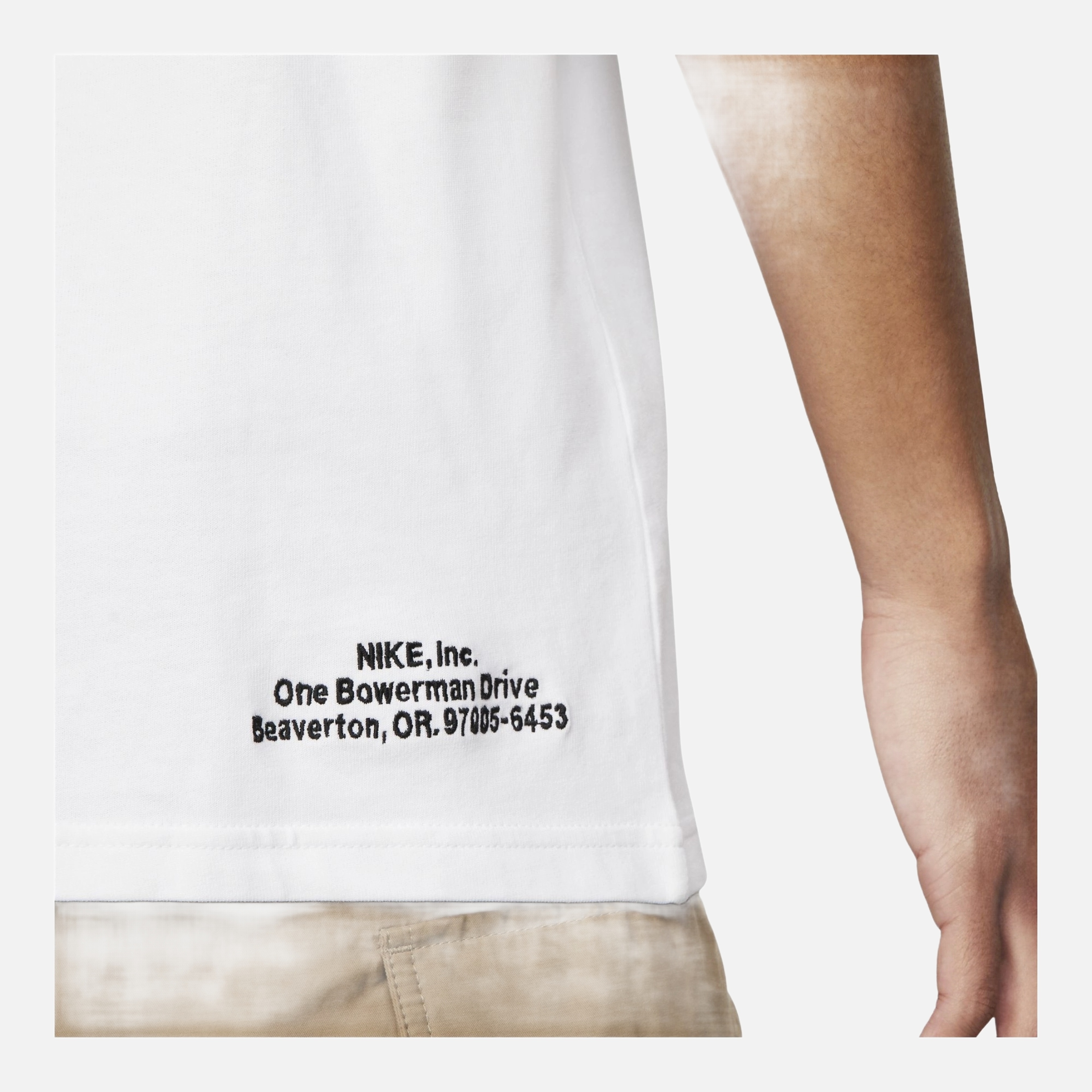 Nike Sportswear ''Authorized Personnel Only'' Graphic Short-Sleeve Erkek Tişört