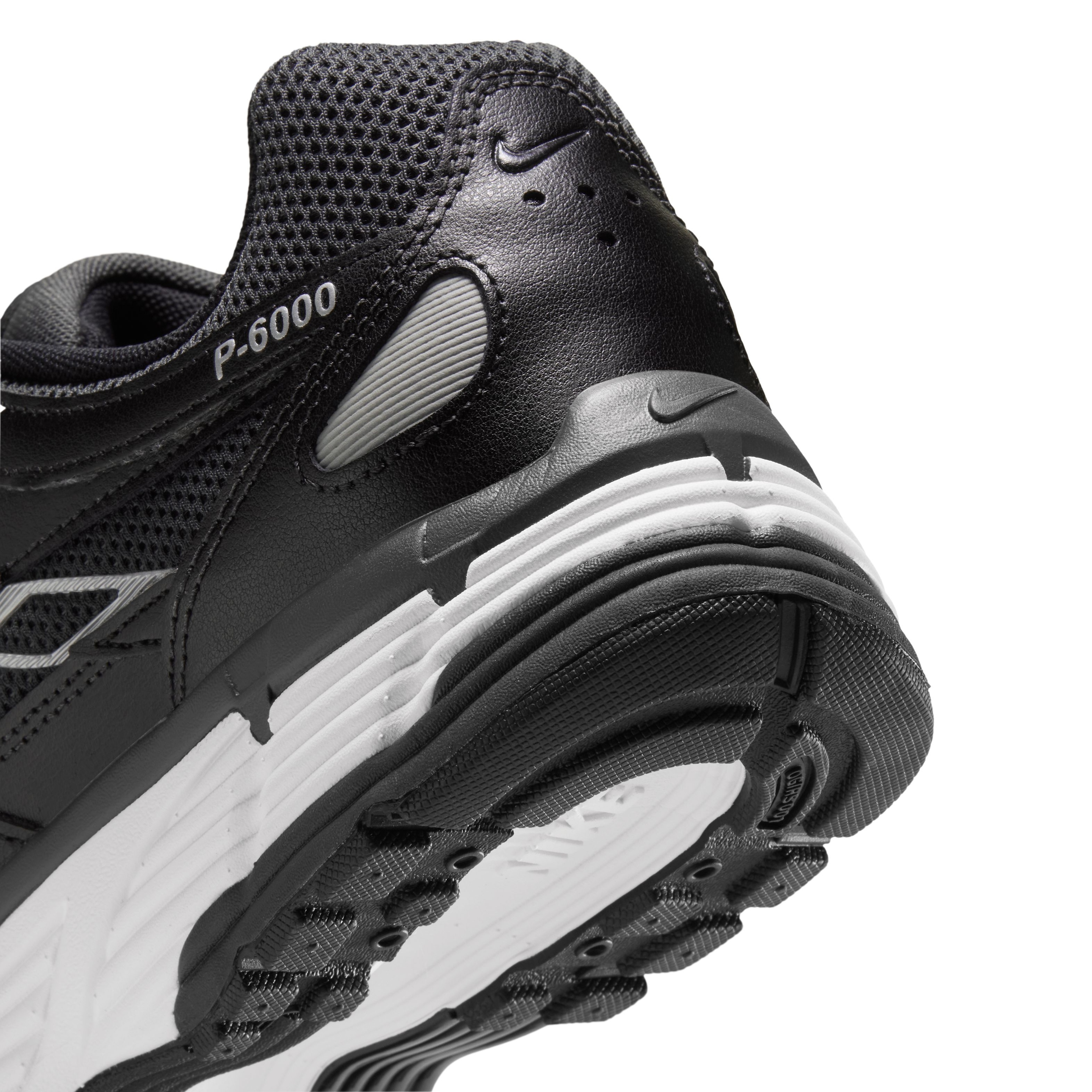 Nike P-6000 Essential Erkek Spor Ayakkabı