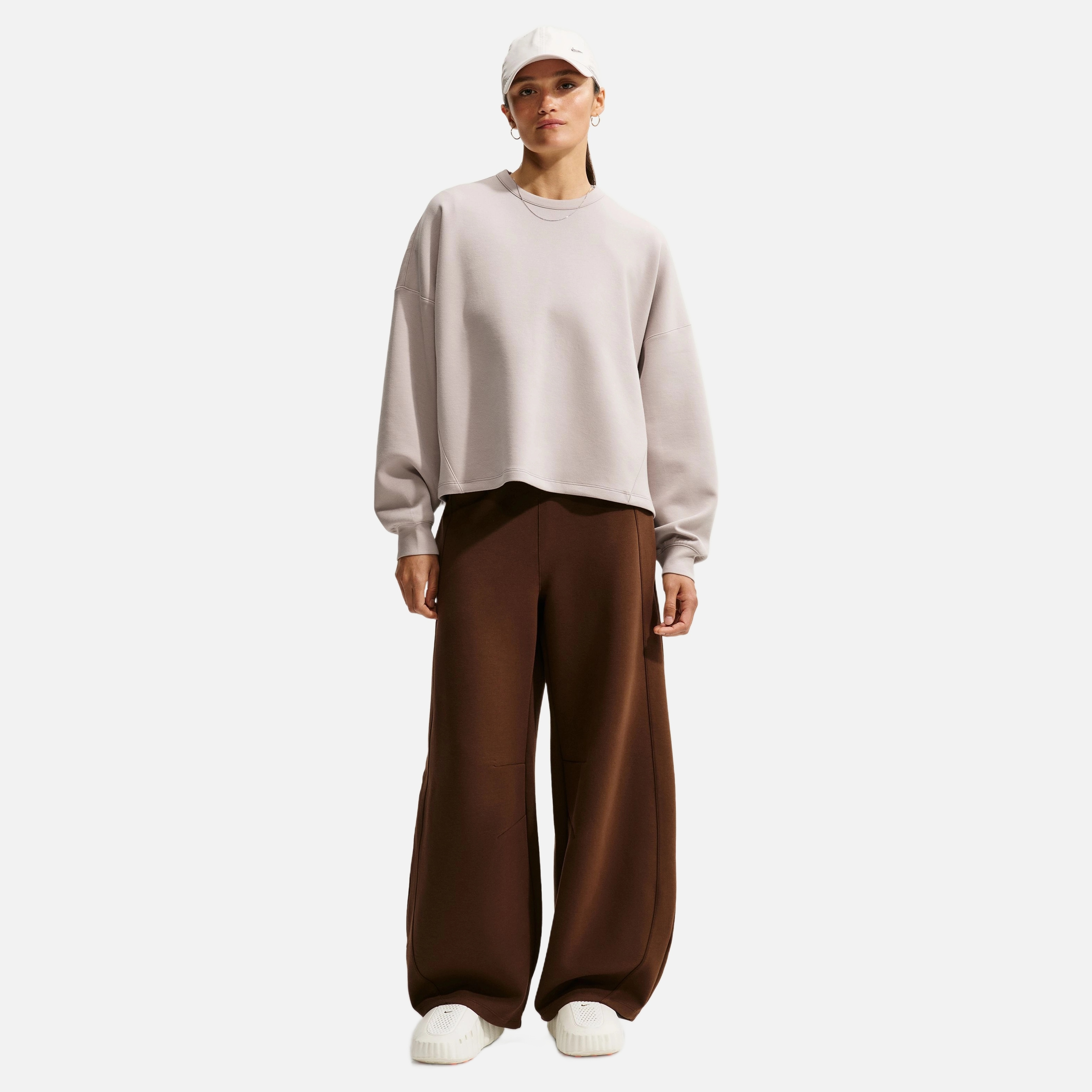 Nike 24.7 Dri-FIT Soft Knit Extra Loose Cut Crew Training Kadın Sweatshirt