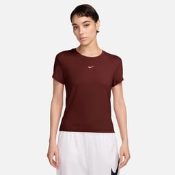 Nike Sportswear Essentials Chill Knit Short-Sleeve Kadın Tişört